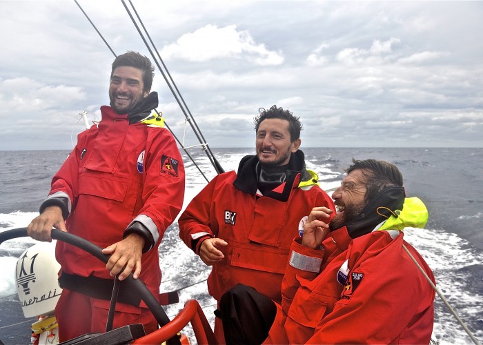 Upwind to the Horn – English et Français